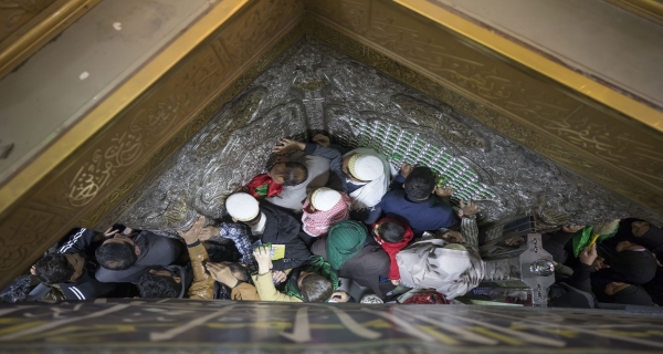 ضريح الإمام الحسين (عليه السلام)