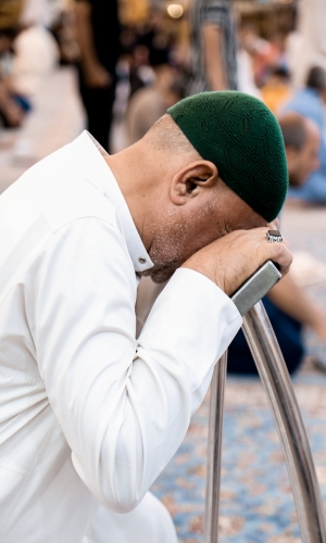  داخل الصحن الحسيني