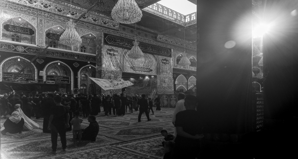  داخل الصحن الحسيني