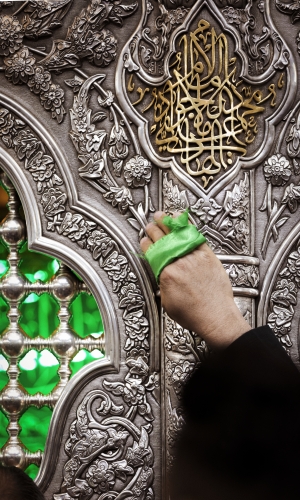 ضريح سيد الشهداء سلام الله عليه