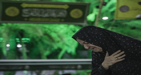 اللهم صل على محمد وآل محمد