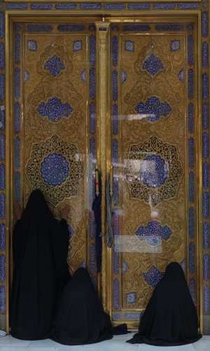 اللهم صل على محمد وآل محمد
