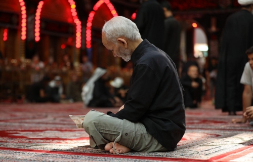 فَاَغِث يا غِياثَ المُستَغيثينَ عُبَيدَكَ المُبتَلى، وَاَرِهِ سَيِّدَهُ يا شَديدَ القُوى، وَاَزِل عَنهُ بِهِ الاسى وَالجَوى
