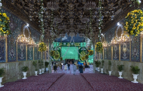 السلام عليك يا قمر بني هاشم