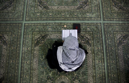 اللهم صل على محمد وال محمد