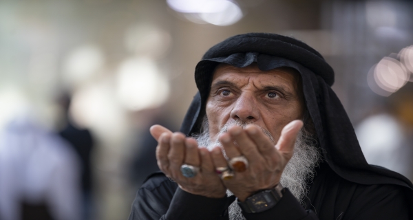  اللهم صل على محمد وال محمد