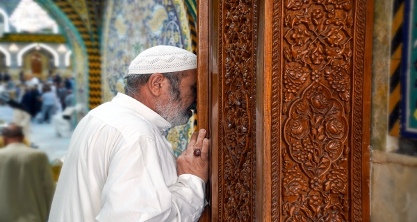  اللهم صل على محمد وال محمد
