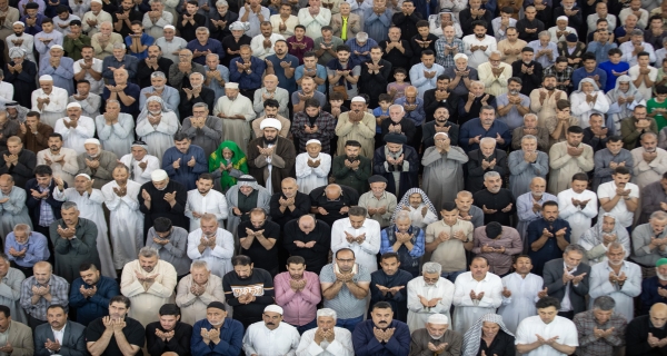 أجواء صلاة الجماعة في العتبة الحسينية المقدسة 