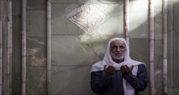 اللهم صل على محمد وال محمد