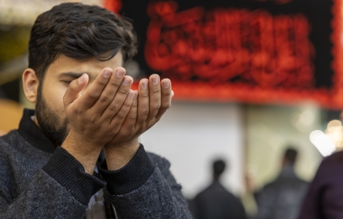أجواء الدعاء في صحن العباسي الشريف