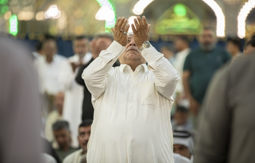 أجواء الدعاء في ليلة الجمعة عند مرقد المولى أبي الفضل العباس (ع)