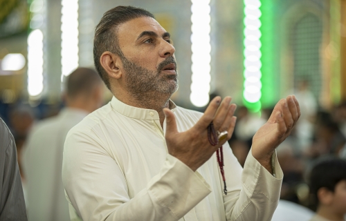 أجواء الدعاء في ليلة الجمعة عند مرقد المولى أبي الفضل العباس (ع)