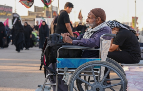 تمشي إليك توسلاً خطواتي وأعدها إذ أنها حسناتي